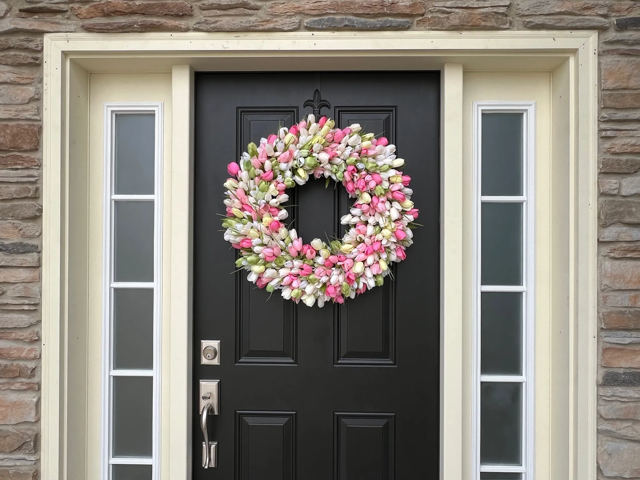 Serene Spring Tulip Wreath