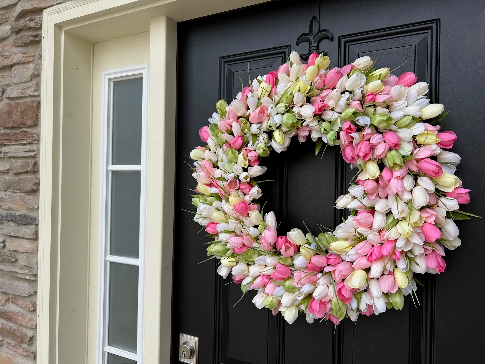 Serene Spring Tulip Wreath