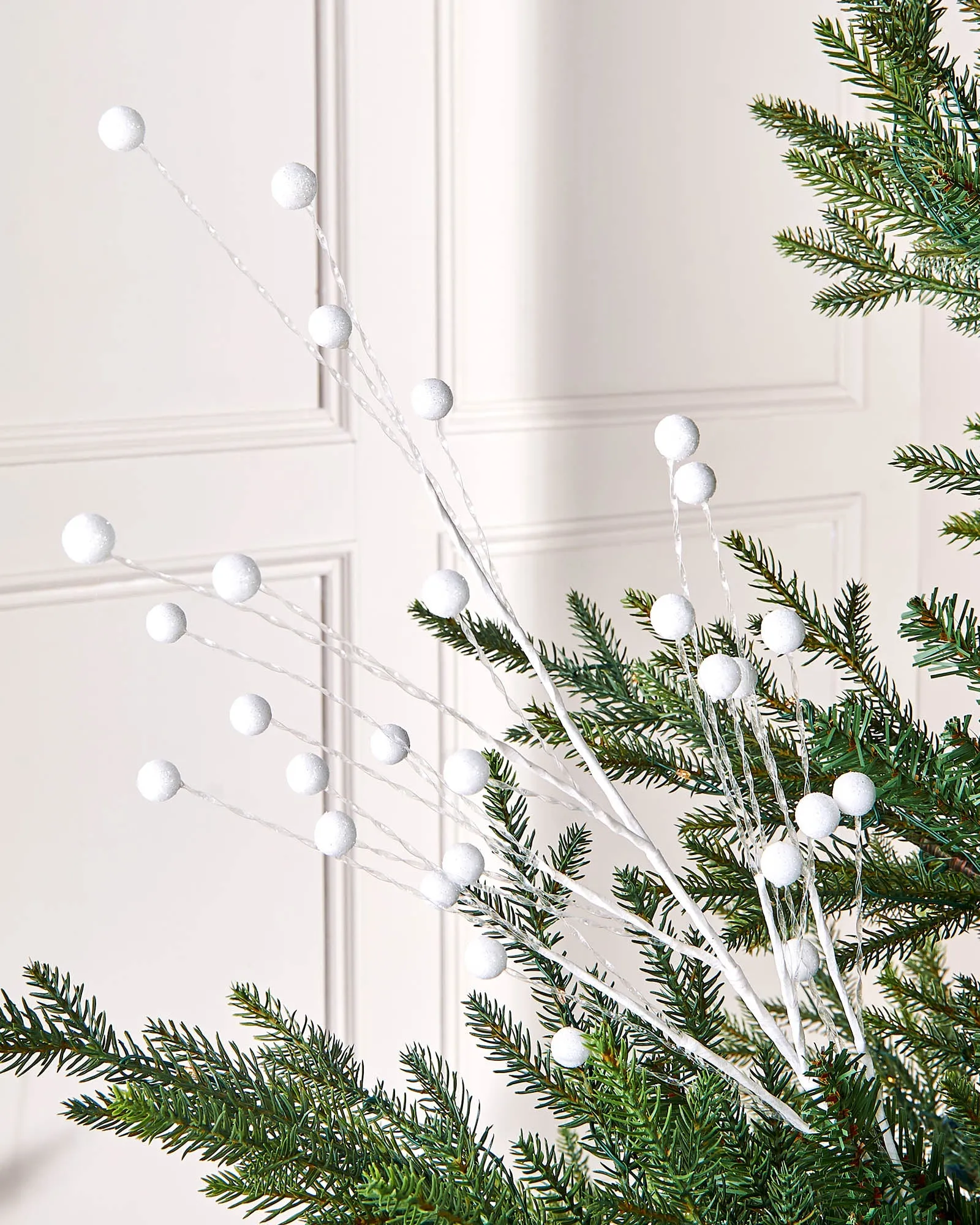 White Berry Christmas Tree Spray, 78 cm